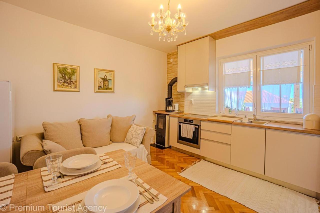Sunset Apartment With Sea View Povljana Luaran gambar
